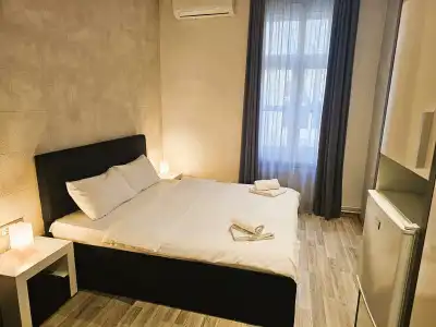 Central Park Residence Guest House - 9