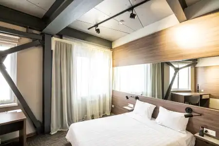Kamarooms Business & Spa - 11
