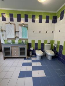 La Vie De Chateau - 281