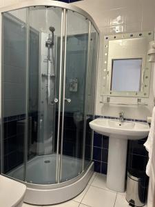 La Vie De Chateau - 120