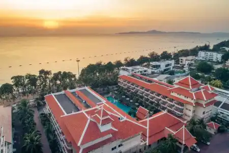 Avalon Beach Resort Pattaya - 1