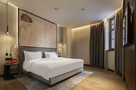 Radisson Red - 24