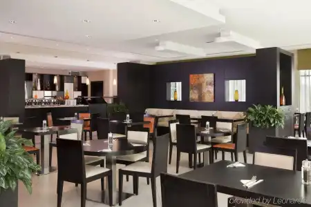Holiday Inn Express Dubai - Jumeirah - 34