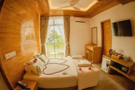 Perla Dhangethi - 26
