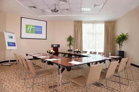 Holiday Inn Express Dubai - Safa Park, an IHG - 3