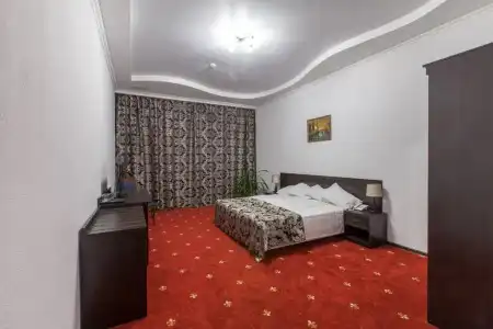 Roomp Mano - 9