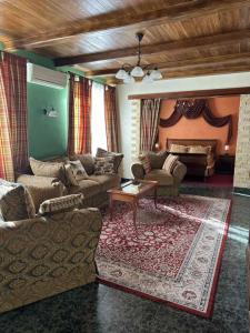 La Vie De Chateau - 229