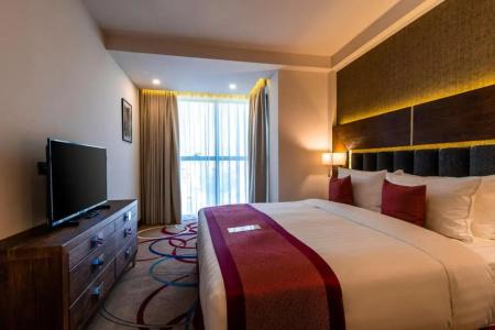 Ramada & Suites by Wyndham - 22