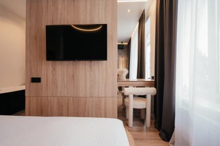 Suite - 65
