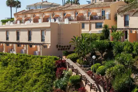 Resort Ramada & Suites by Wyndham Costa del Sol - 2