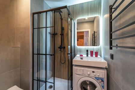 Vash Salut Apart - 81