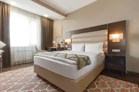 Best Western Plus - 36