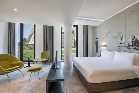 Golden Tulip Design - 30