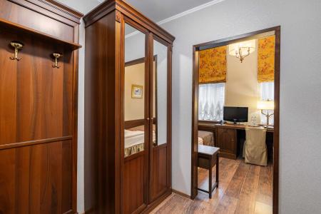 Lancaster Court - 18