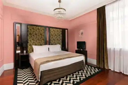 DOM Boutique by Authentics - 50