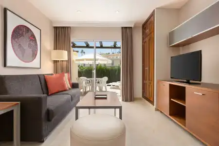 Resort Ramada & Suites by Wyndham Costa del Sol - 111