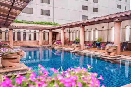 Crowne Plaza BANGKOK LUMPINI PARK by IHG - 2