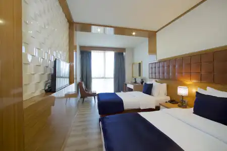 The Hera Platinum - 36