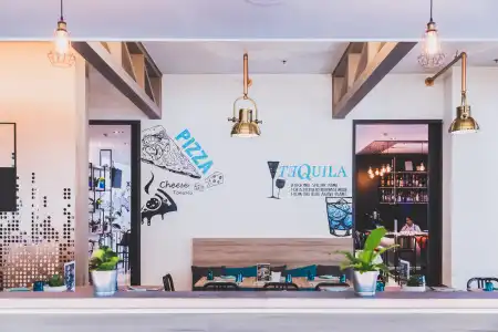 Cross Vibe Bangkok Sukhumvit - 40