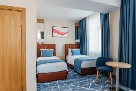 Ramada by Wyndham - 9