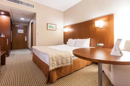Holiday Inn, an IHG - 11
