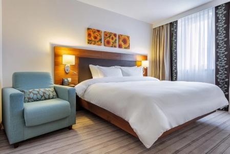 Hilton Garden Inn - 14