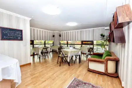 Bed & Breakfast Capital - 81
