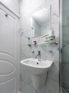 Taksim Trust - 22