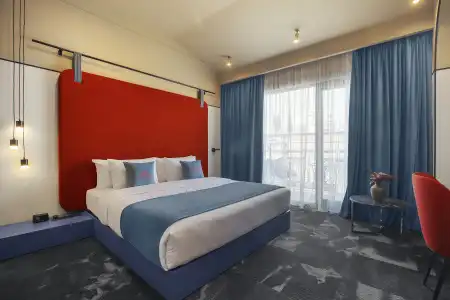 Heritage & Suites - 55