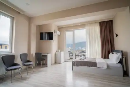 White House Mini-Hotel - 2
