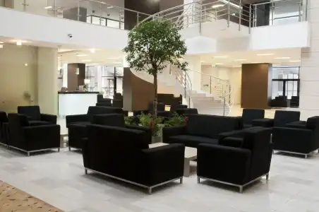 Holiday Inn, an IHG - 8