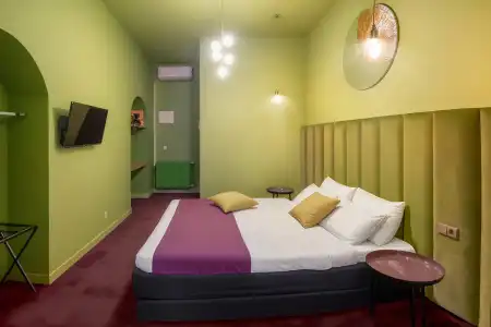 HB Freeze Inn - 22