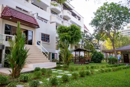 Hillside Resort - 3