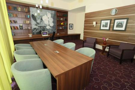 Hampton by Hilton - 21