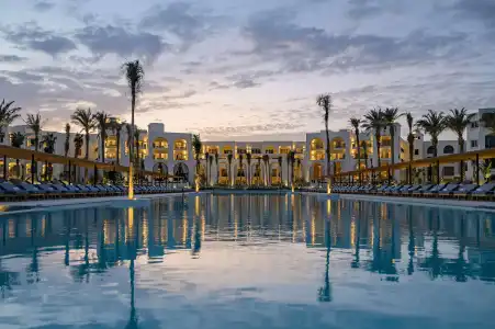 Serry Beach Resort - 0