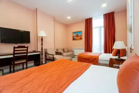ILK INN - 47