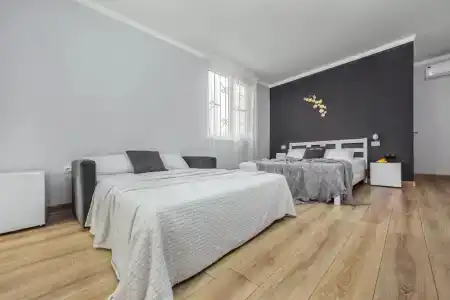 Yazon Tourist base - 80