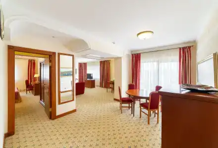 Grand Valentina - 34