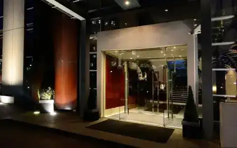 Canary Riverside Plaza - 4