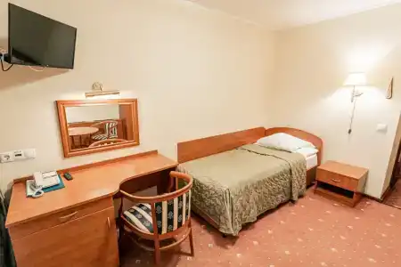 Akademicheskaya - 60