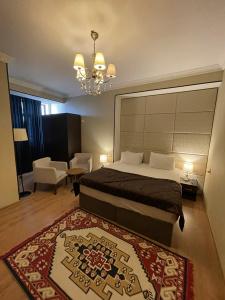 Golden Street - 57