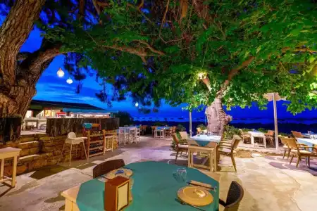 ETENNA BEACH BUNGALOWS - 5