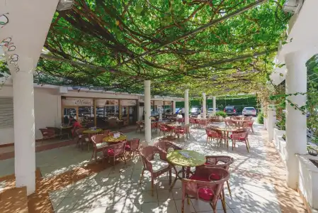Montenegro Beach Resort - 12
