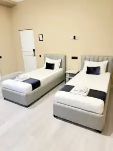 Luna Plaza - 11