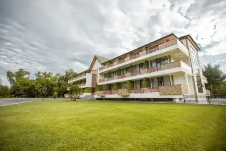River Inn Resort and Spa - 4