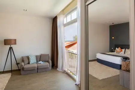 White Boutique and Residences - 27