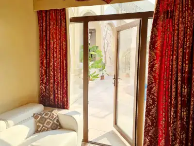 Sofia Boutique 9 - 208