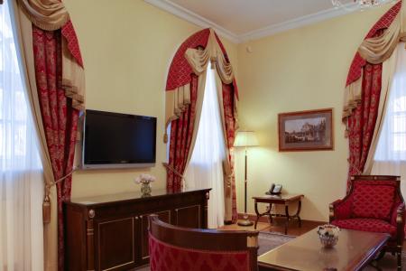 Petroff Palace Boutique - 64