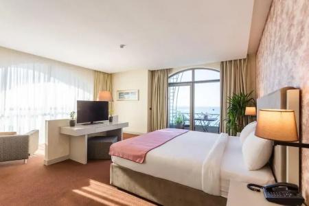 The Grand Gloria - 6