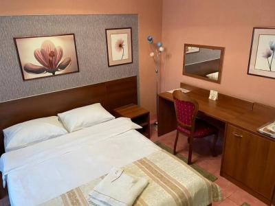 La Vie De Chateau - 148